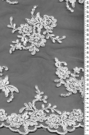 törtfehér rachel (francia) csipkeanyag – romantikus virágcsokor mintával